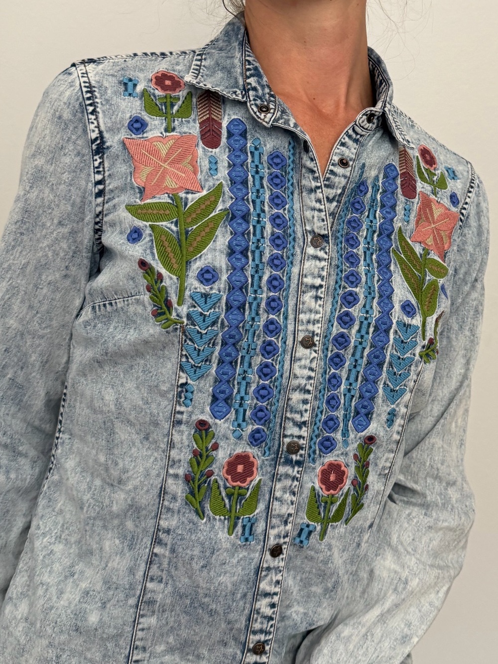 Ryan Michael Indigo Floral Embroidered Acid-Wash Grey Denim Snap Button Shirt - Picture 9 of 16